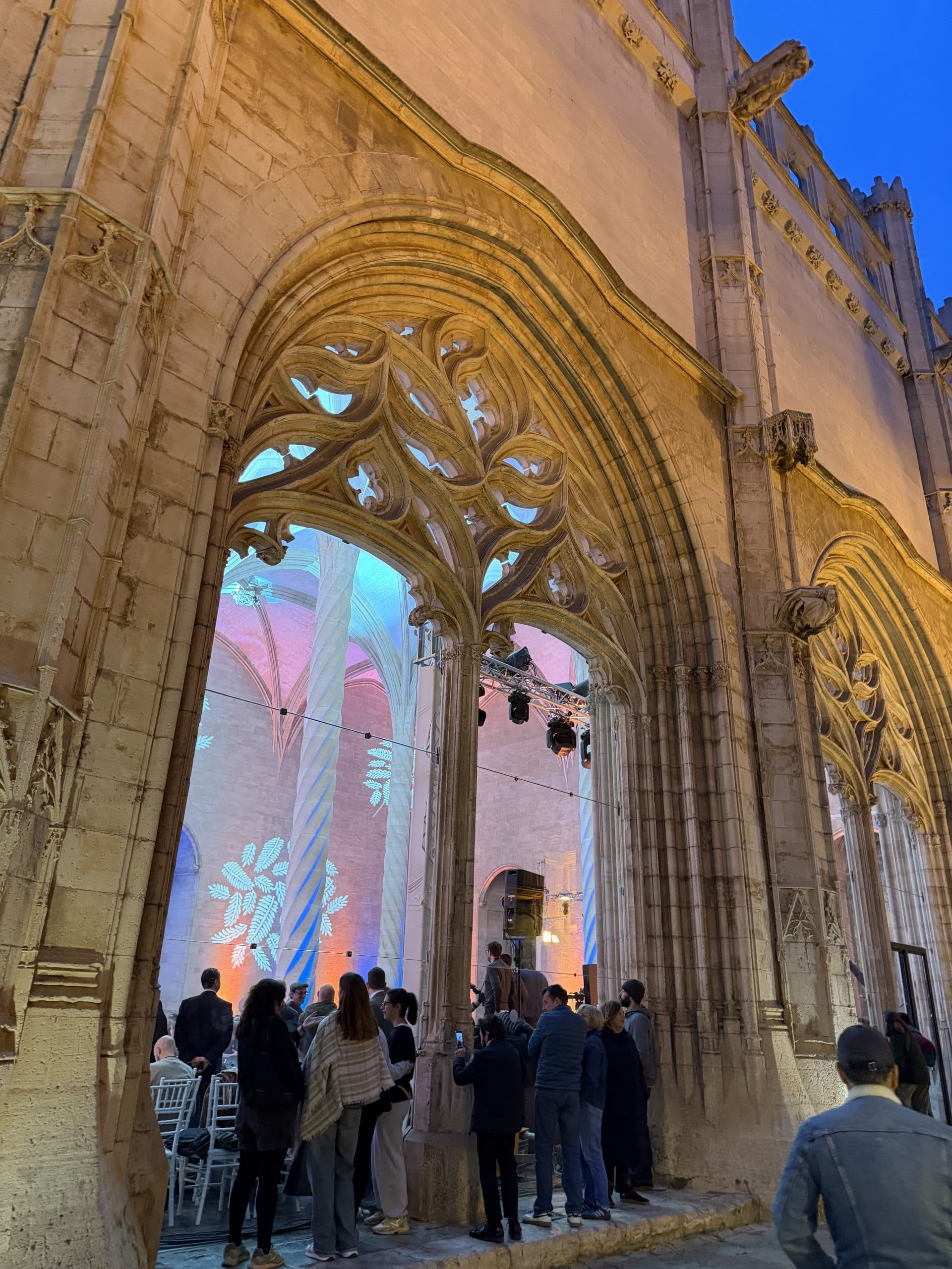 Historischer Innenraum bei einem Besuch in Palma