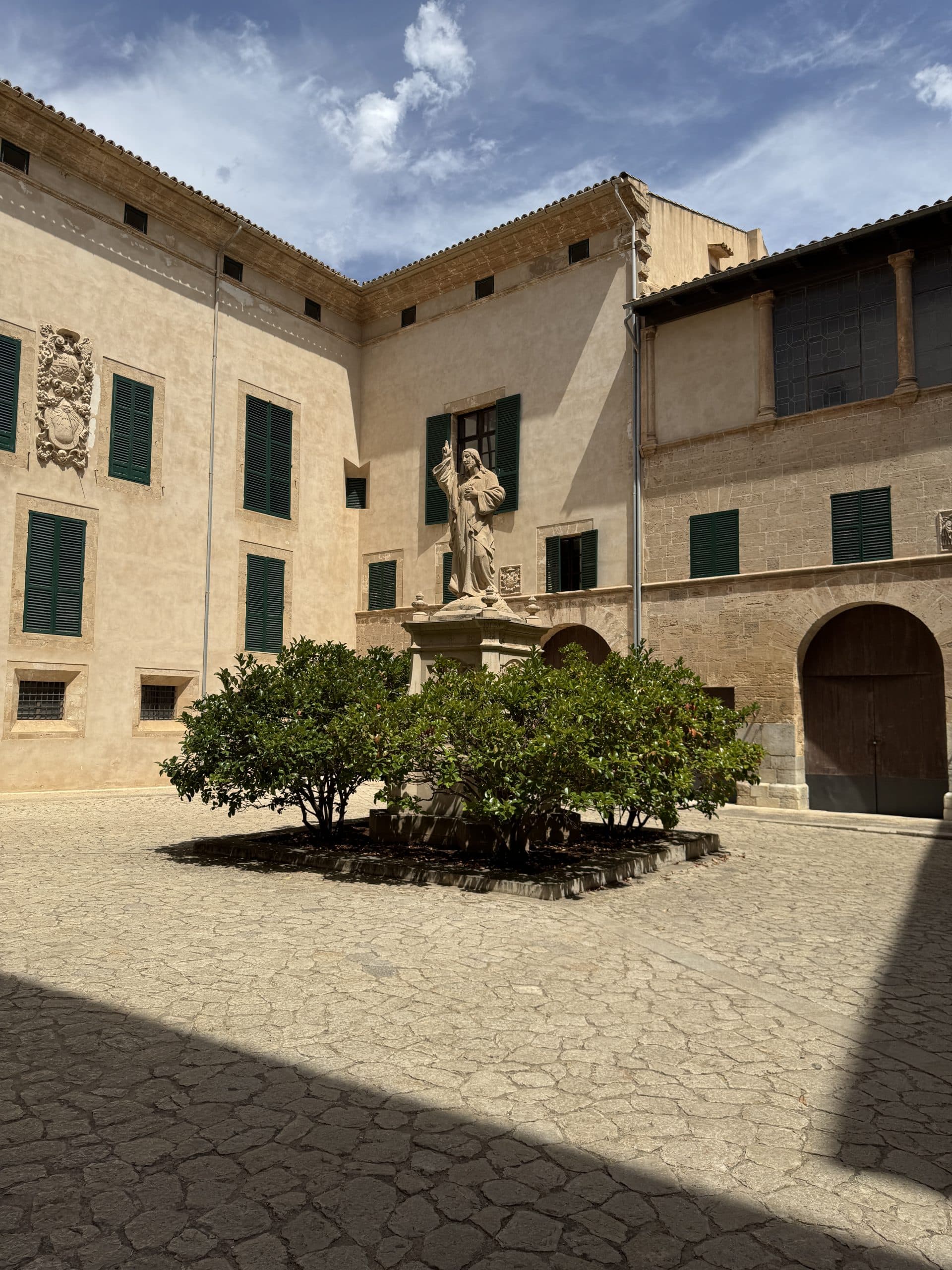Historischer Innenhof auf Mallorca