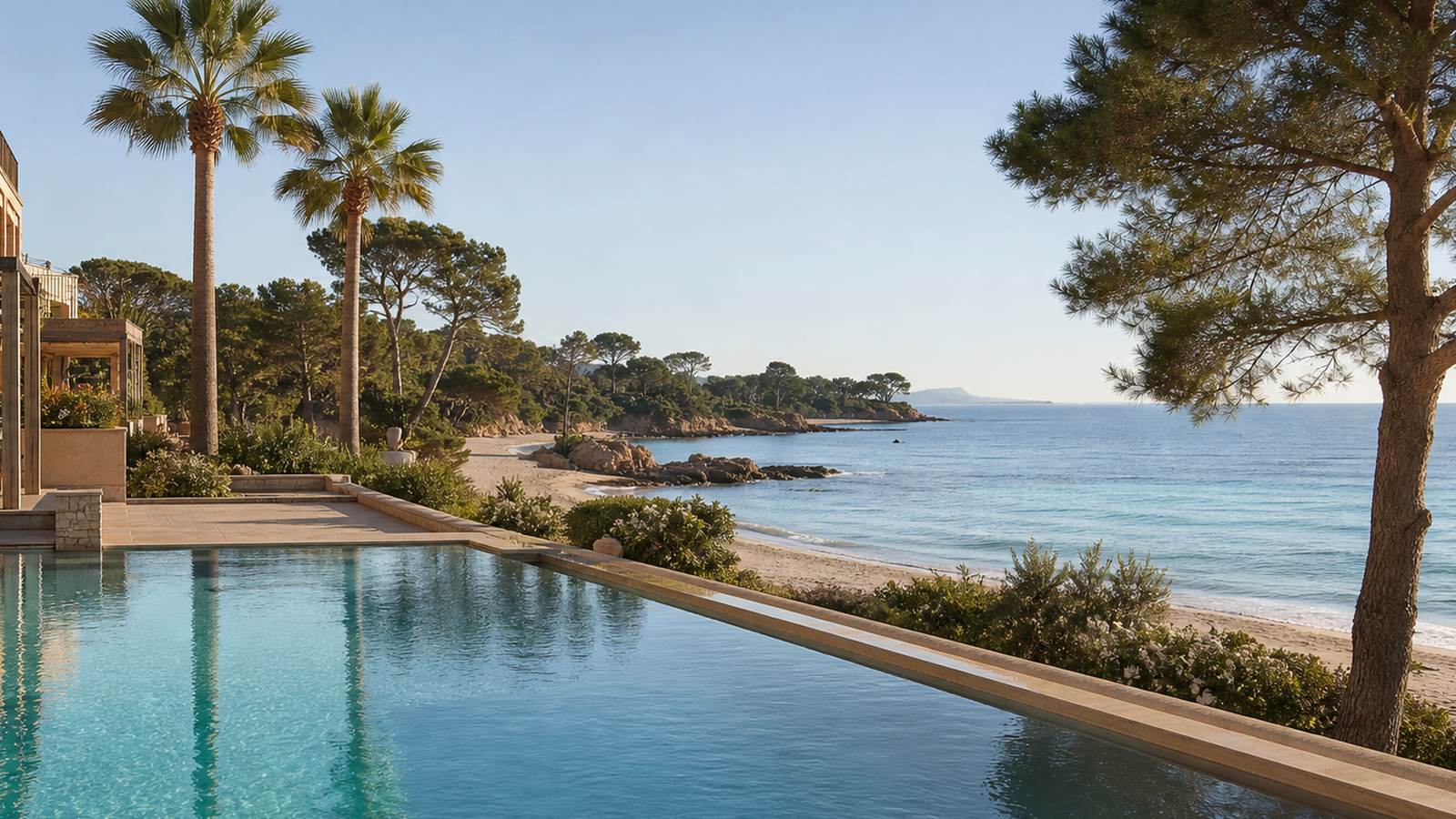 KI-generiertes Mallorca-Stimmungsbild eines mediterranen Hotel-Außenbereichs für den Hotelcheck des Cabot Cala Ferrera in Cala Ferrera