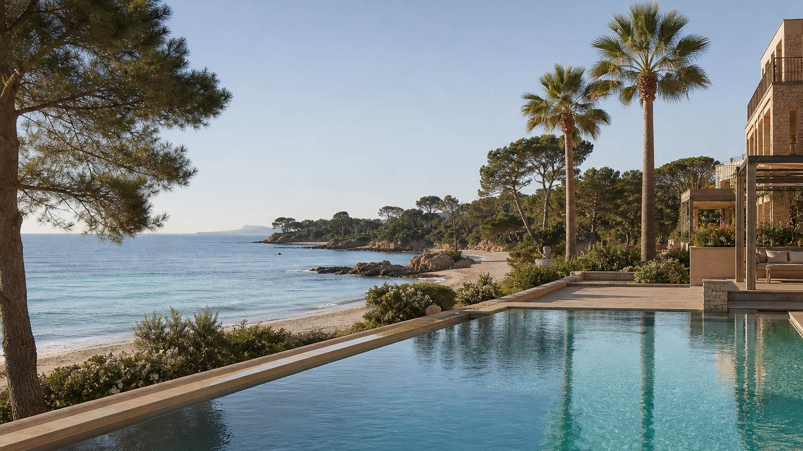KI-generiertes Mallorca-Stimmungsbild eines mediterranen Hotel-Außenbereichs für den Hotelcheck des TENT CALVIA BEACH in Magaluf