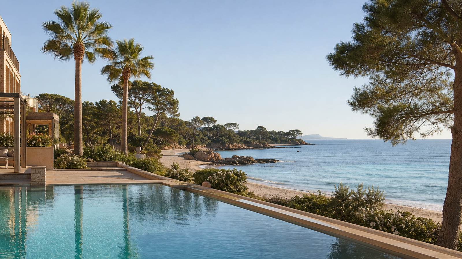 KI-generiertes Mallorca-Stimmungsbild eines mediterranen Hotel-Außenbereichs für den Hotelcheck des Tent Playa de Palma in Platja De Palma