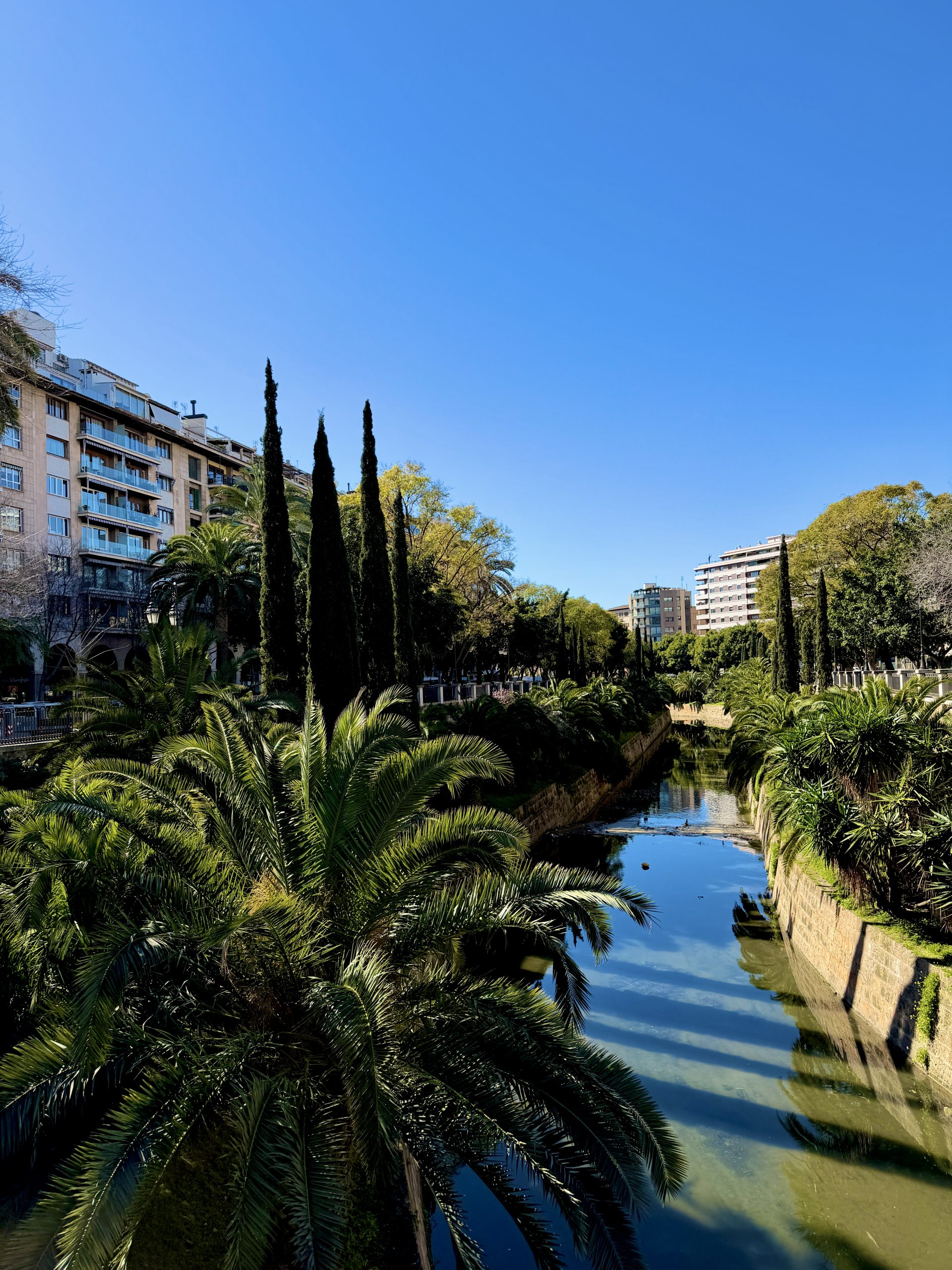 Gärten und Wasserlauf in Palma de Mallorca