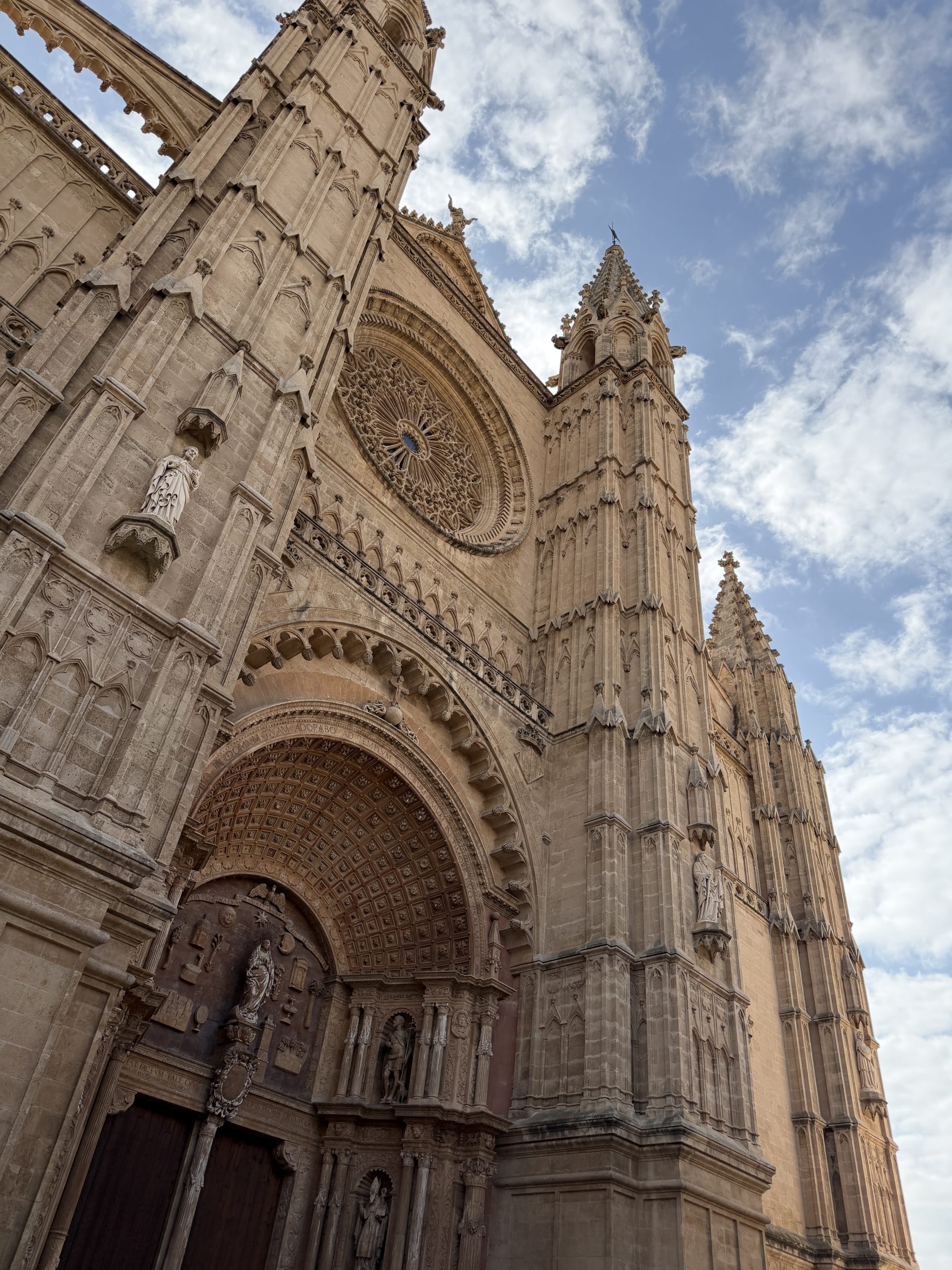 Gotische Architektur der Kathedrale von Palma